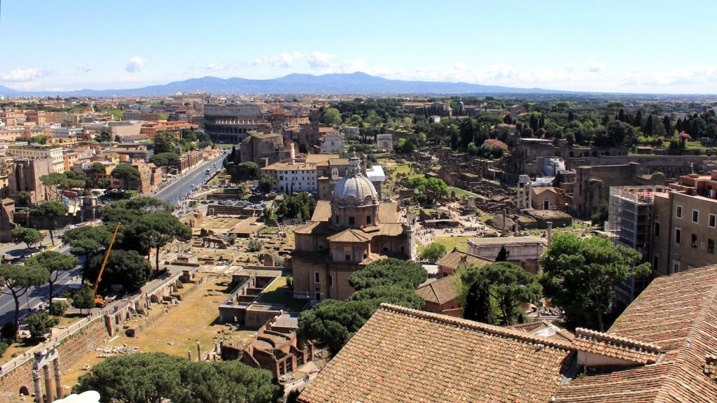 Vista dal monumento a Vittorio Emanuele II