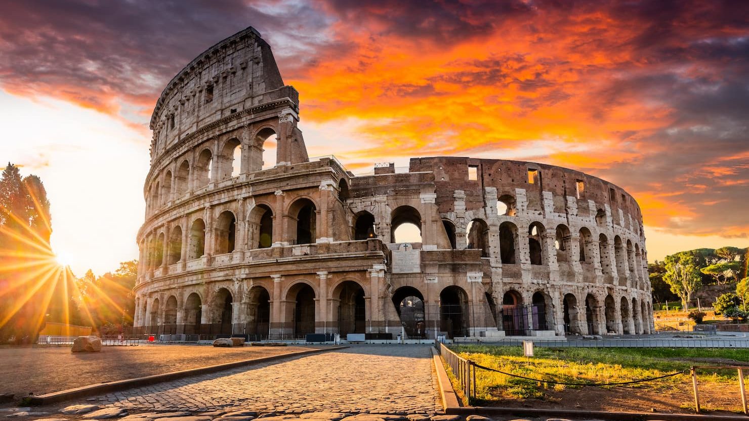 Vista frontale del Colosseo